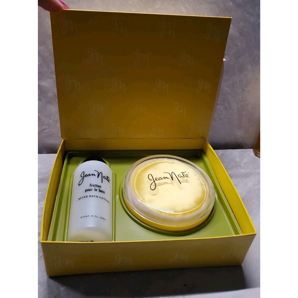 Vintage Jean Nate Perfumed Bath Powder w Puff 4 oz Unused Gift Set Boxed